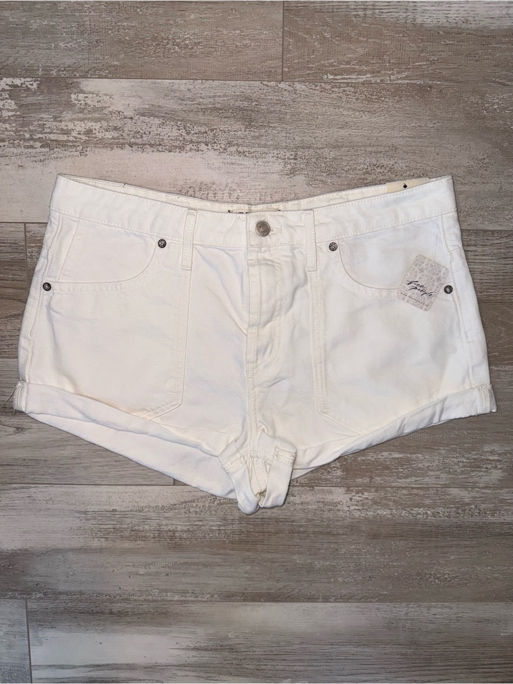 We The Free Beginners Luck Shorts NWT White Low Rise Slouch Denim Shorts Summer